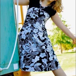 🌺 Hawaiian-Flower Beaded Halter Dress 🌺